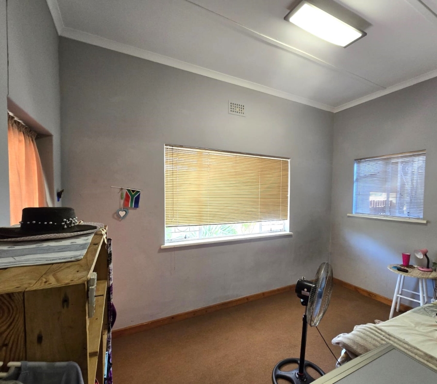 5 Bedroom Property for Sale in Lemoenkloof Western Cape